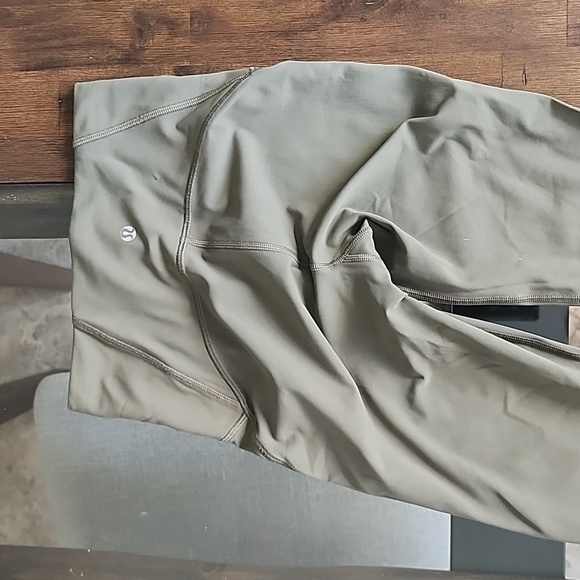 Lululemon Swift Speed High-Rise Tight 25” - Size 2 - Picture 7 of 10